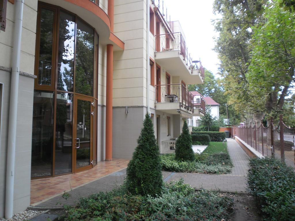 Sunny Apartman Siofok Phòng bức ảnh